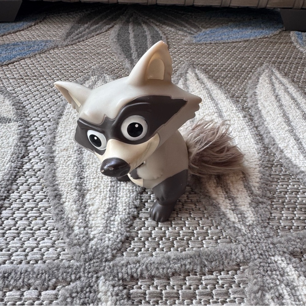 Disney Pixar Incredibles 2 Raccoon Plastic‎ Toy Furry Tail 5" Tall